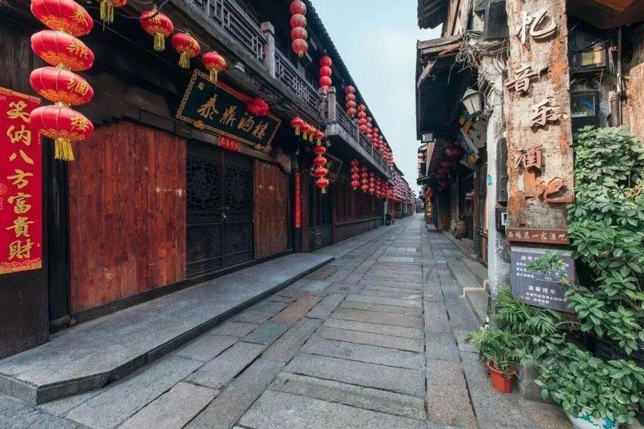 恋爱交友是骗子吗,为什么又不是本人?-高效解答你的问题